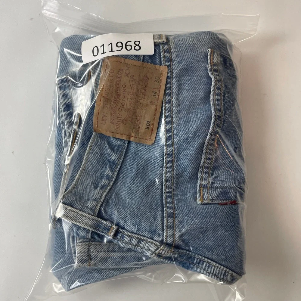 Levis 501 Jeans Mens 34x30 Blue Medium Wash Original Straight Button Fly Denim